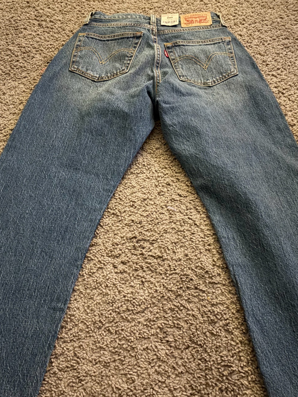 Levi's Women's Straight Leg Jeans in Medium Blue with Gold Studs - Picture 7 of 7